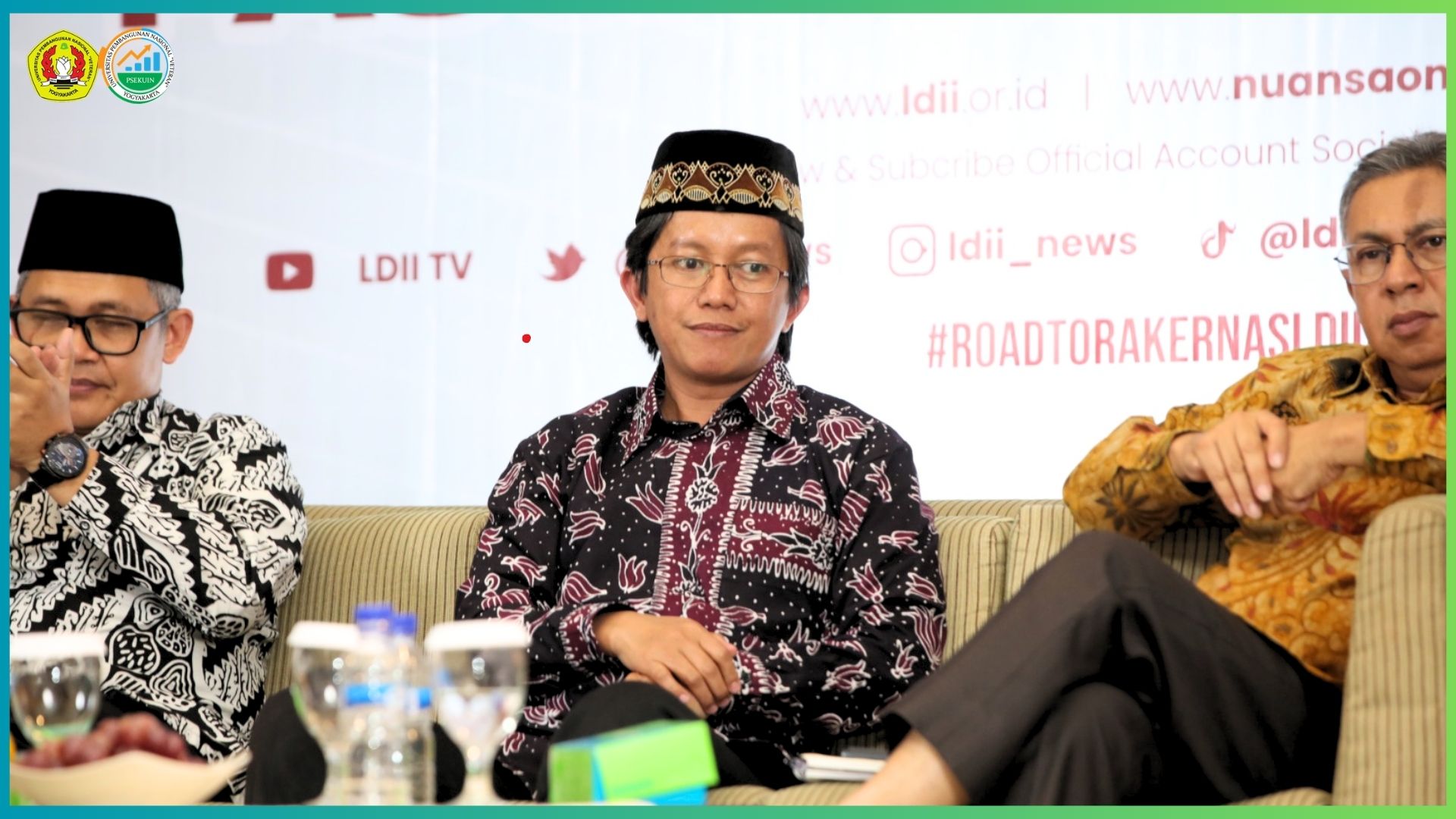 Dr. Ardito Bhinadi, SE.,M.Si saat berada di Seminar Nasional Kebangsaan Revitalisasi Demokrasi Indon